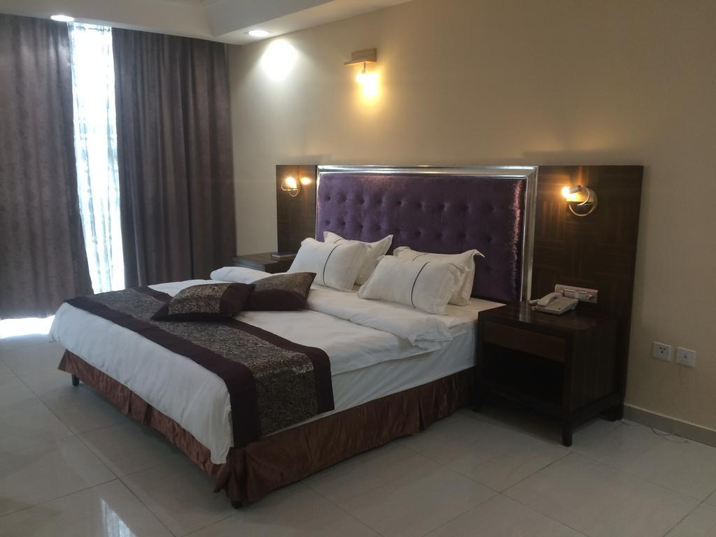 Sun Beach Hotel Cotonou Exteriör bild