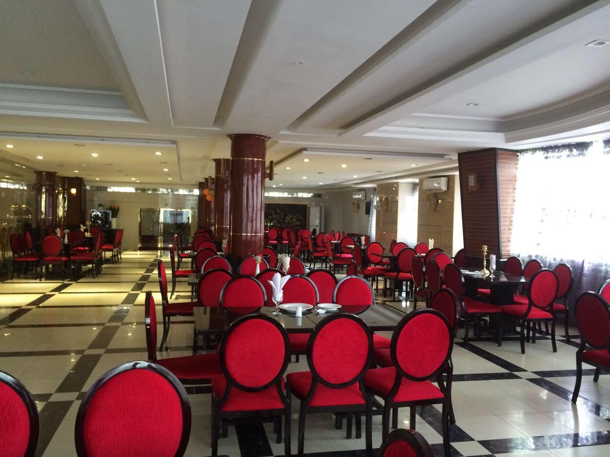 Sun Beach Hotel Cotonou Exteriör bild