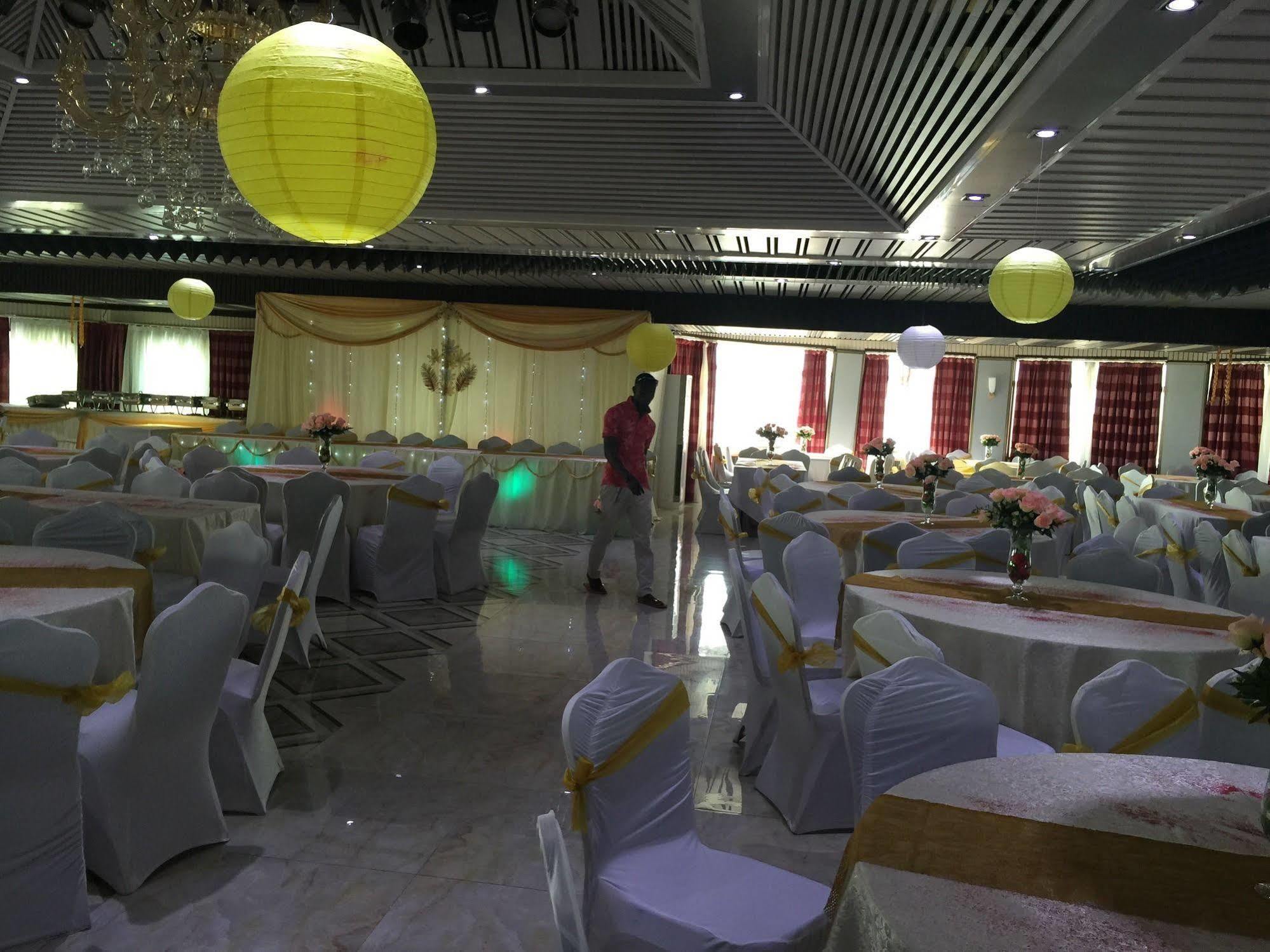 Sun Beach Hotel Cotonou Exteriör bild