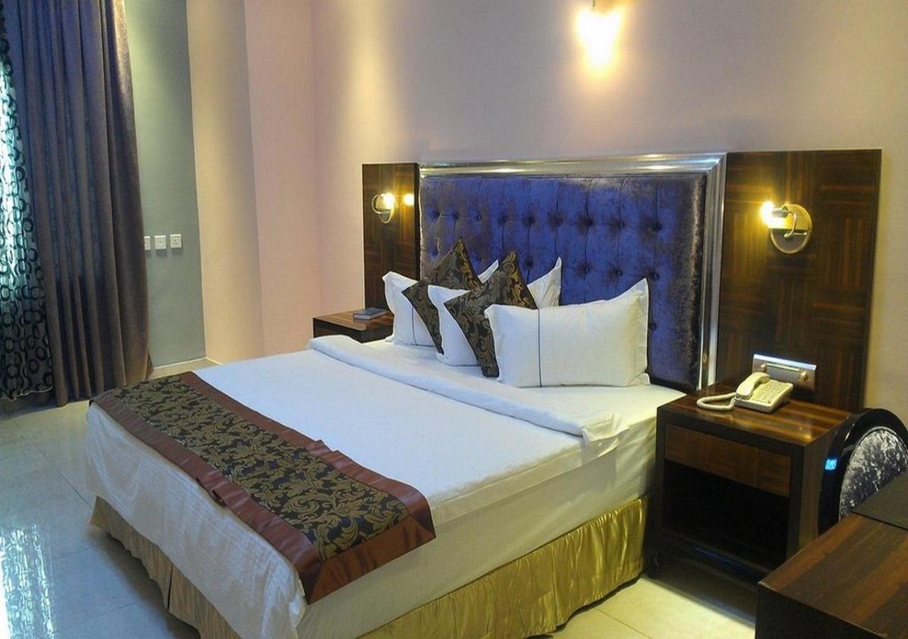 Sun Beach Hotel Cotonou Exteriör bild